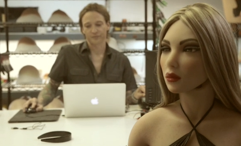 La Sexy Bambola Diventa Un Robot Che Suscita Emozioni Videonews