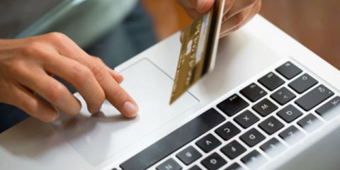 Shopping online. Pugno di ferro della Commissione Ue a tutela dei consumatori