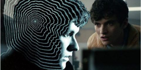Privacy, con l’episodio interattivo ‘Bandersnatch’ di Black Mirror scegli la trama, ma cedi nuovi dati: le emozioni