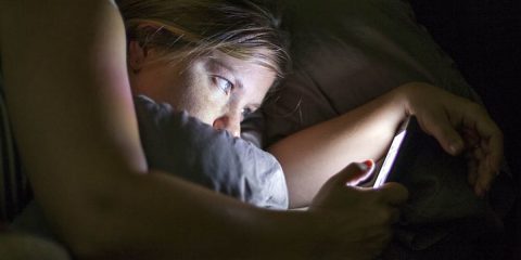 Gli effetti negativi della compulsione digitale sul sonno﻿