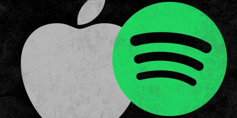 Spotify denuncia Apple all’Antitrust Ue: ‘Tassati del 30% per favorire la sua app di musica’