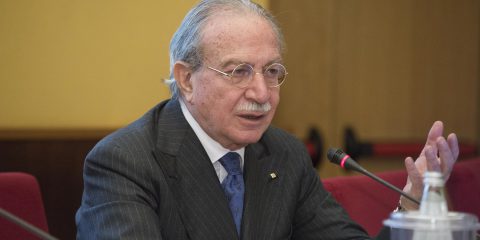 Auto connesse, Maurizio Dècina: ‘La proposta Ue va rigettata, a rischio i servizi 5G’