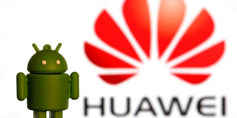 Huawei, dopo Google ban anche da Microsoft? La società cinese studia il suo sistema operativo: “Pronto in autunno”