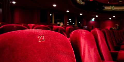 Cinema e teatri, riapertura rimandata. Scatta la protesta