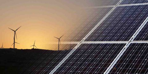 Transizione green: fotovoltaico cresce del +30% in Italia, +40% di capacità dei sistemi di accumulo in un anno