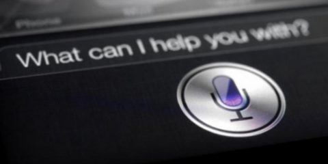 Siri di Apple rincorre sull’AI. Sarà sufficiente per raggiungere ChatGpt?