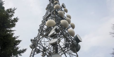 5G, il caso Bologna: il Tar dà ragione al Comune e blocca l’antenna