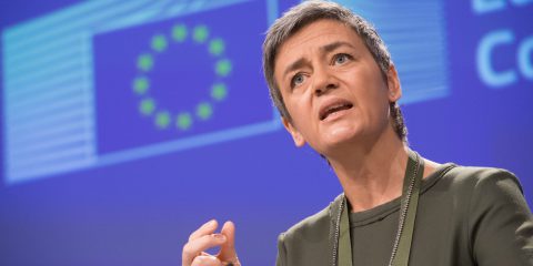 Facebook down, Vestager (Commissione Ue), ‘Ecco perché serve più concorrenza’