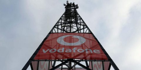 Vodafone, accordo di joint venture con KKR e GIP per il controllo congiunto di Vantage Towers