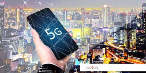 Smartphone 5G traino del mercato, nel 2024 prezzo medio sotto i 500 euro