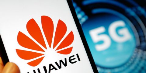5G, Huawei comincerà a farsi pagare i diritti sui brevetti per gli smartphone