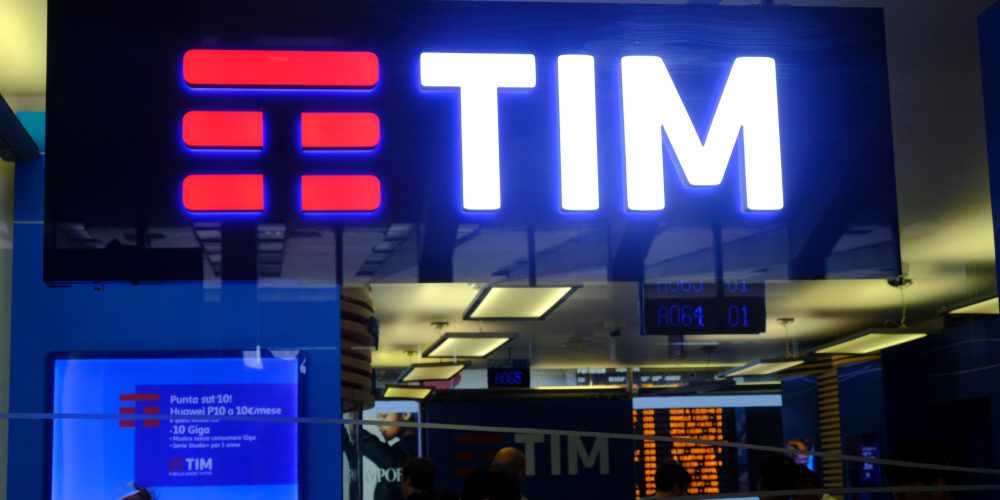 Tim, l’assemblea slitta a giugno. Due mesi in più per trattare con Vivendi