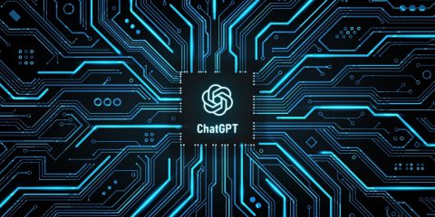 Stop del Garante a ChatGPT: “Finché non rispetterà la privacy”. Il commento della stessa IA