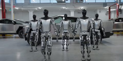 Tesla, con i robot in fabbrica risparmi per 500 milioni di dollari l’anno