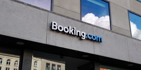 Corte UE su booking.com, clausole sui prezzi hanno effetti negativi sulla concorrenza