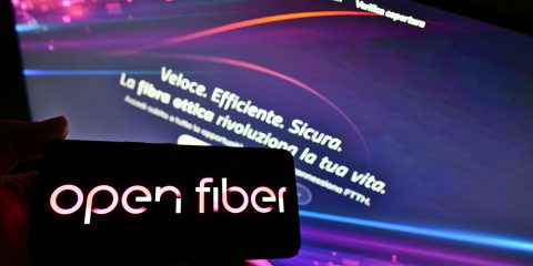 Open Fiber, 660 milioni per le aree bianche