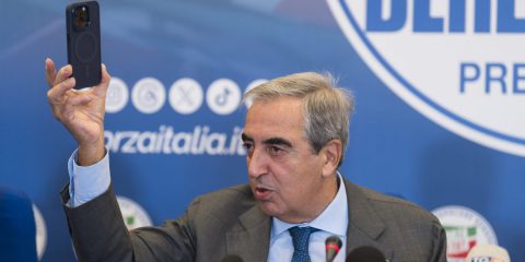 Manovra, Maggioranza spaccata sulla web tax alle Pmi? Gasparri a Key4biz: “Solo per i giganti della Rete”