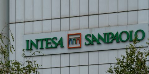 Intesa Sanpaolo investe 1 milione di euro in bitcoin. L’effetto Trump & Musk anche sulle banche