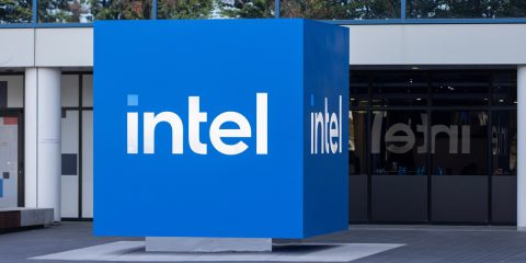 Intel a pezzi, TSMC e Broadcom pronte a spartirsi il colosso USA (finirà in mani straniere?)