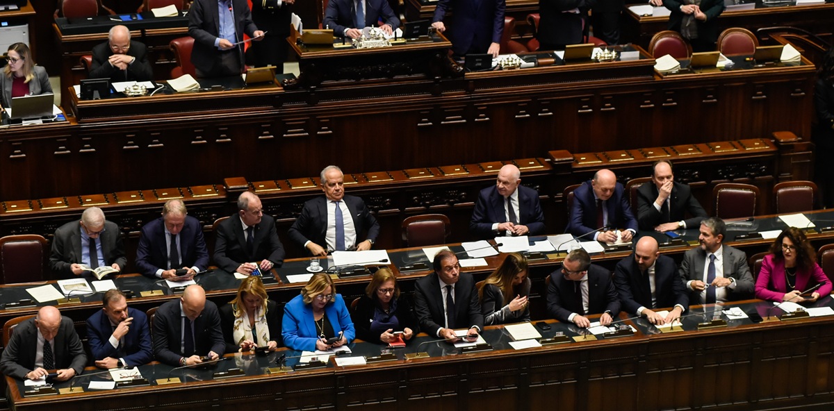 La Giornata Parlamentare. Scontro parlamentare sul caso Almasri. Il Governo pensa alla riforma della legge elettorale