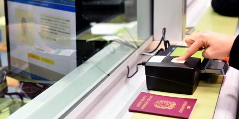 Poste Italiane. Al via la richiesta di passaporto negli uffici postali di Milano, Napoli, Bergamo e in provincia di Firenze